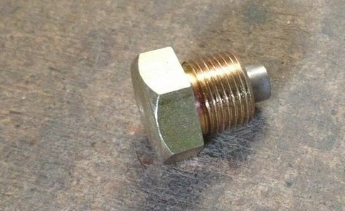 Magnetic engine crankcase plug - magnetized