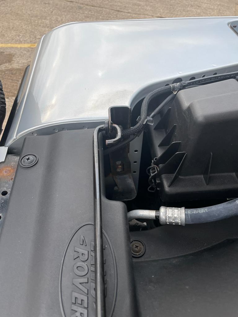 Bonnet Stay Kit for Land Rover Defender TD5 / PUMA - AG PARTS