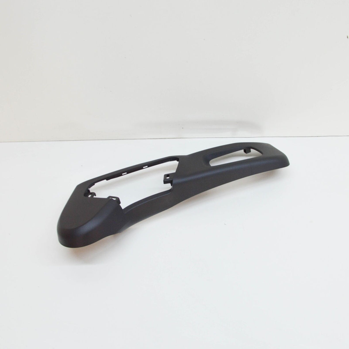 Left Front Seat Exterior Molding Discovery V