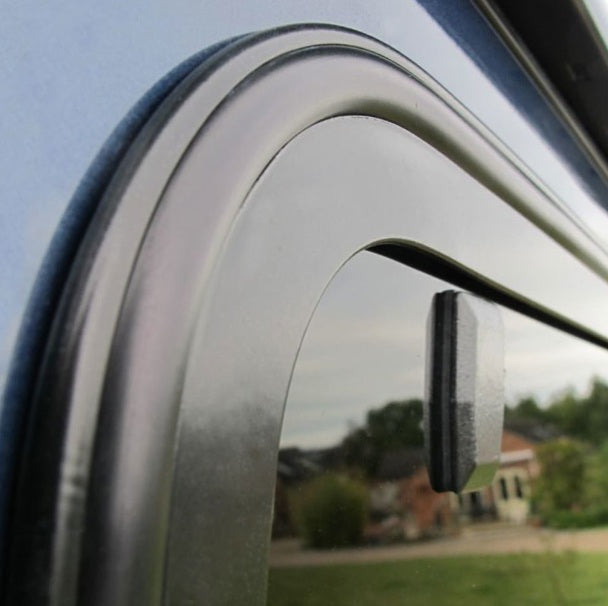 Sliding Side Windows - Post 04/05 - 50/70 Radius - Tinted - Pair - MASAI