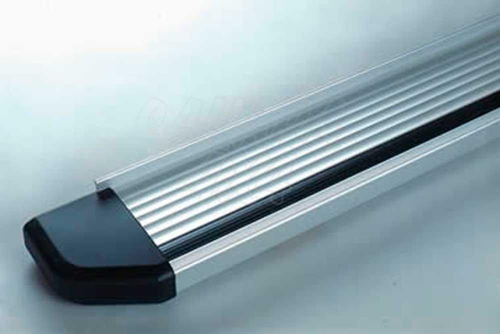 Terrano II: Aluminium SideSteps 4doors.
