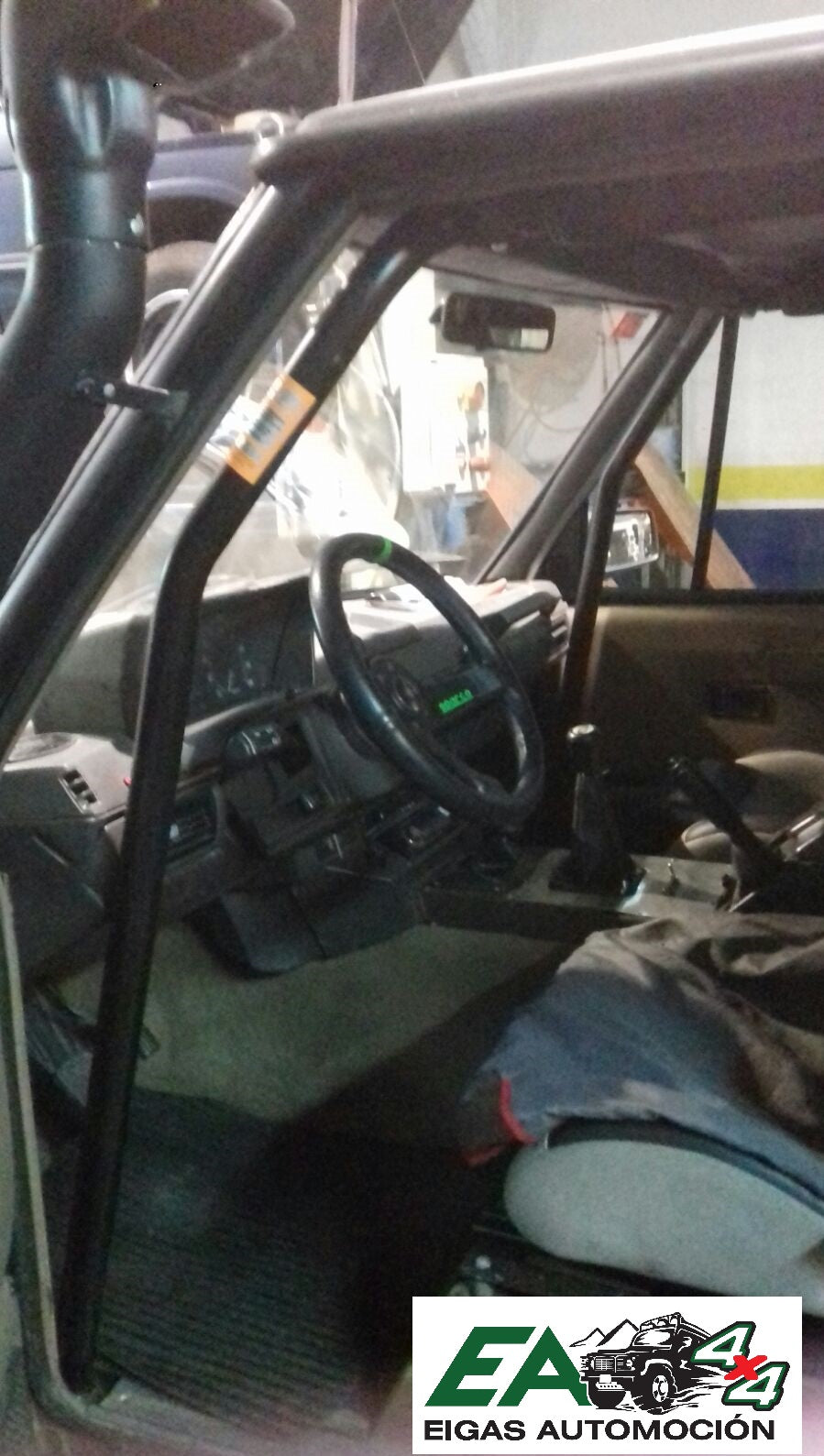 Land Rover Range Rover/Discovery Interior Roll Bars