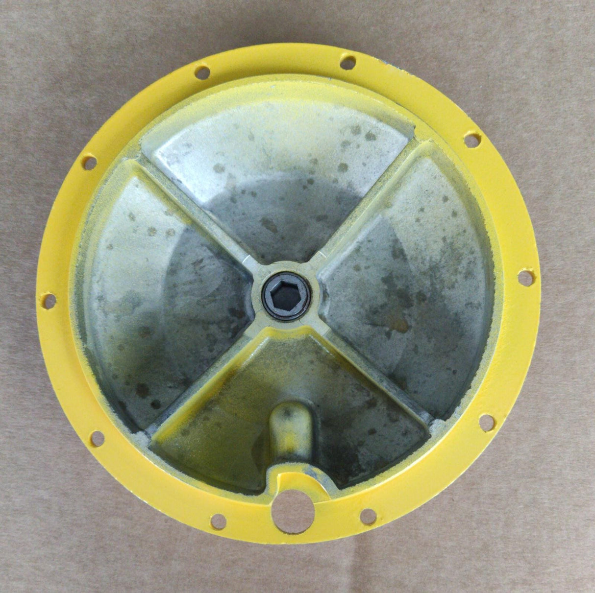 Pew #32 gear box end cover