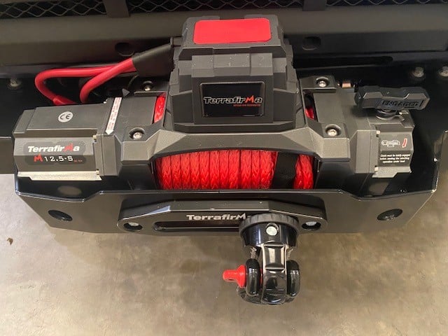 M12.5S 12v electric winch c/w synthetic rope and 2 wireless remote control