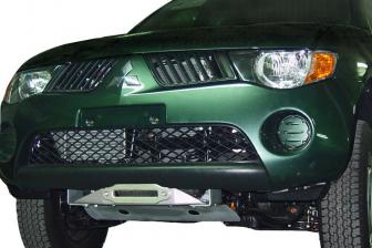 Discreet Winch Mount with underbody steel protection